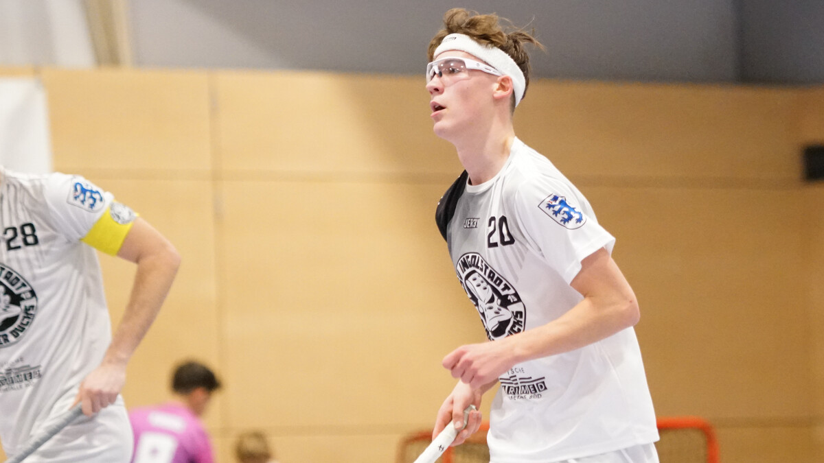 ergangene Saison als Trainingsgast und im Ingolstädter Trikot im Kauferinger Sportzentrum, fortan als fester Teil der Red Hocks: Luca Scharnagl. (Foto: Finkenzeller)