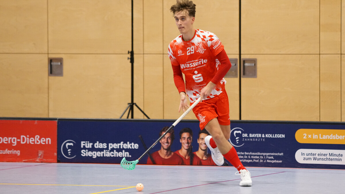 Dominik Thiel verteidigt weiterhin für die Red Hocks. (Foto: Finkenzeller)