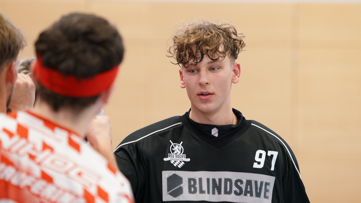 Nach dem ersten Drittel war sein Kasten dicht: Torwart Raphael Landherr und die Red Hocks haben am Sonntag beim MFBC Leipzig/Grimma den Einzug ins Pokalachtelfinale klar gemacht. (Foto: Finkenzeller)