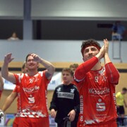 Jubel über sechs Punkte: Kapitän Benedikt Föhr und die Red Hocks behielten in gleich zwei ganz knappen Spielen die Oberhand. (Foto: Rubenwolf)