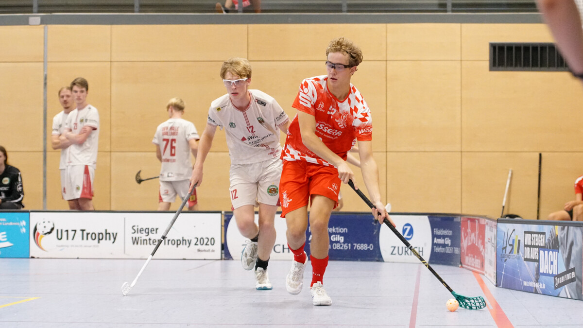 Gregor Denk (hier im Spiel gegen Halle) machte mit dem Tor zum 5:3-Endstand den Deckel auf den Sieg seiner Red Hocks über Wernigerode. (Foto: Archiv/Finkenzeller) 