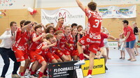 Gastgeber Red Hocks Kaufering hat sich den Titel der Deutschen Meisterschaft U19 Junioren gesichert. Vor rund 320 Zuschauern behielten die Lechfloorballer im Finale gegen Blau-Weiß 96 Schenefeld die Oberhand. (Foto: Red Hocks)