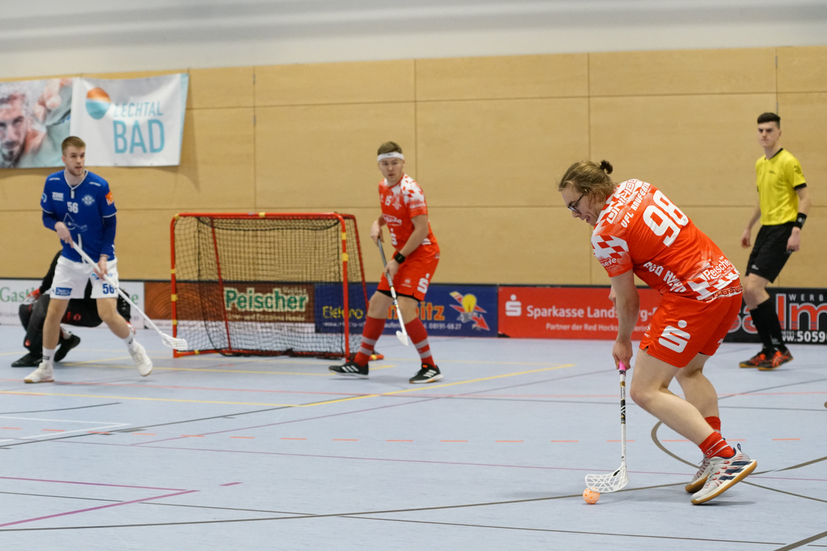 Freie Fahrt in Richtung Final 4 und Playoffs? Moritz Leonhardt und die Red Hocks stellen sich am Wochenende auf einige Gegenwehr ein – auf Chemnitz treffen sie sowohl am Samstag als auch am Sonntag zuhause. Foto: Finkenzeller